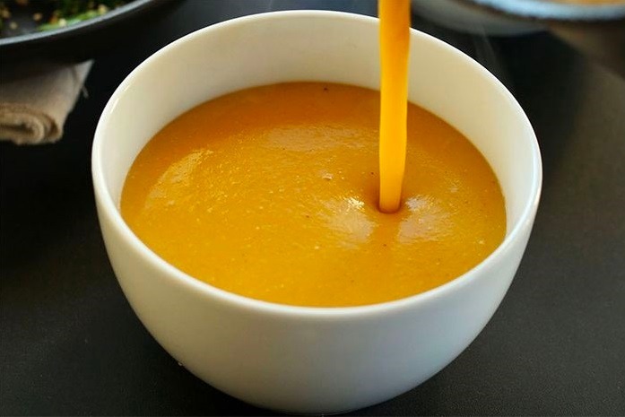 Drink This Ginger and Turmeric Mixture Before Bed to Support Liver Health and Wake Up Energized 🌿✨